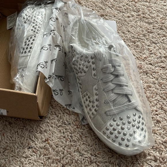 La Sheelah Jump Back Studded Star sneakers Size 8 - Picture 4 of 7
